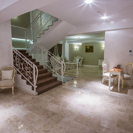 French Boutique Hotel Braşov Eksteriør billede