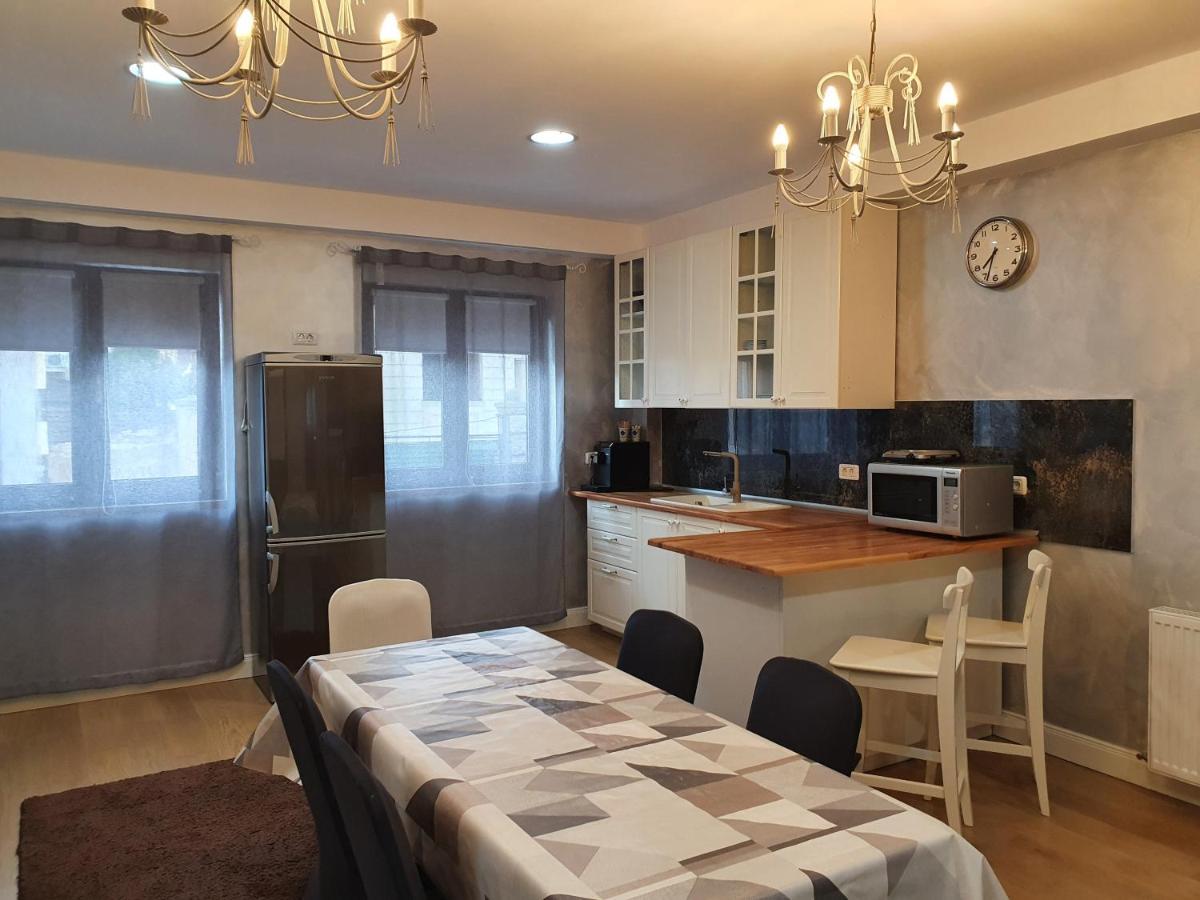 French Boutique Hotel Braşov Eksteriør billede