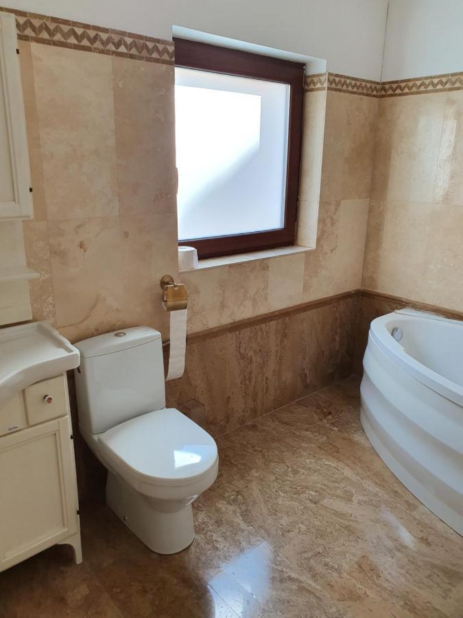 French Boutique Hotel Braşov Eksteriør billede