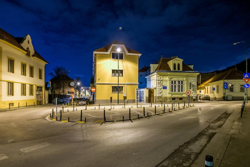 French Boutique Hotel Braşov Eksteriør billede