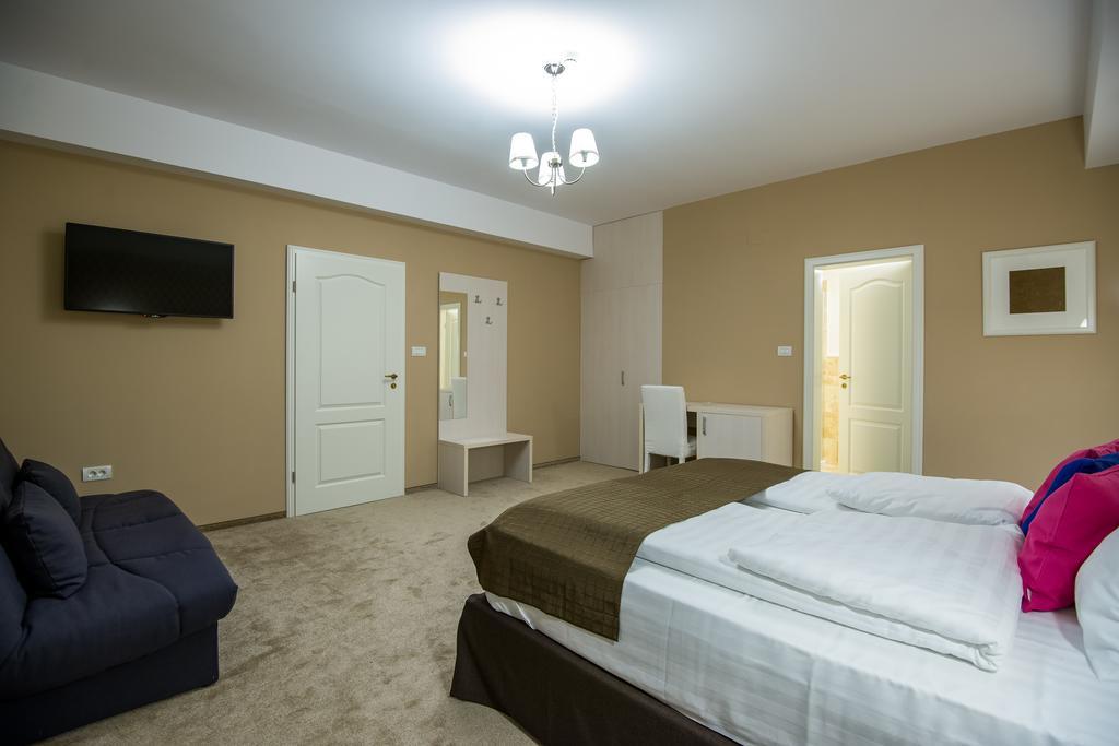 French Boutique Hotel Braşov Eksteriør billede