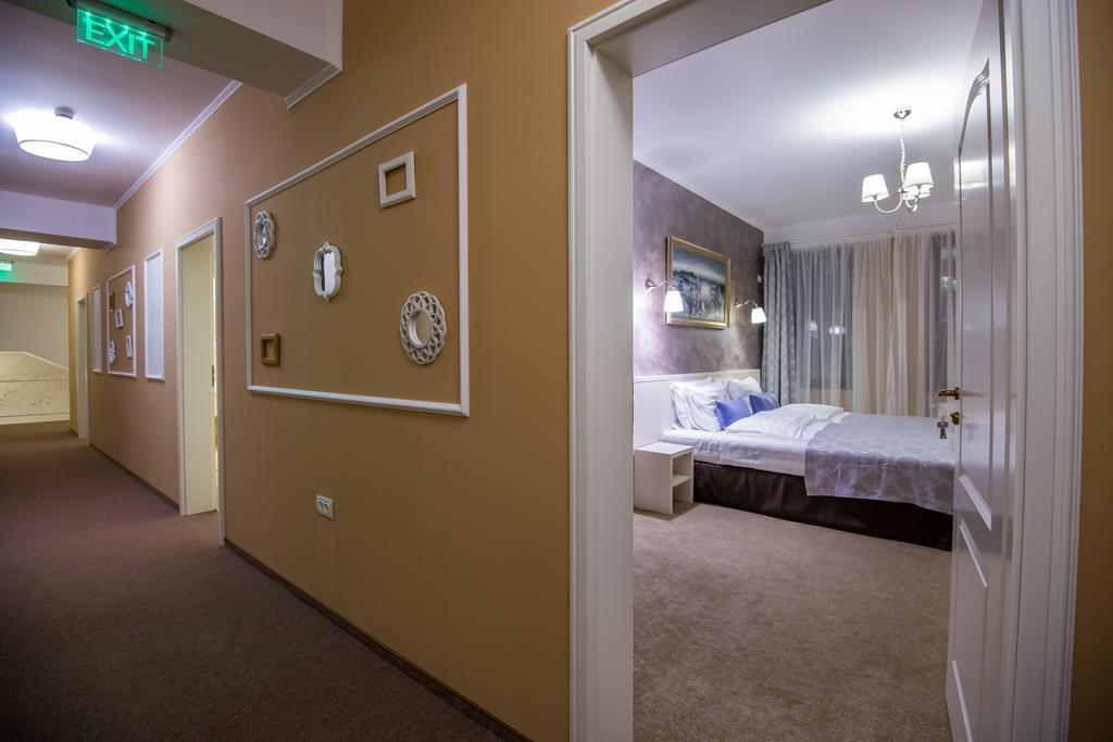 French Boutique Hotel Braşov Eksteriør billede