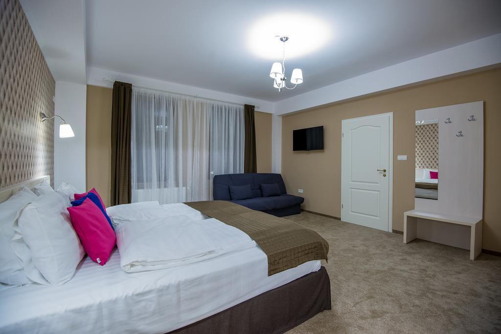 French Boutique Hotel Braşov Eksteriør billede