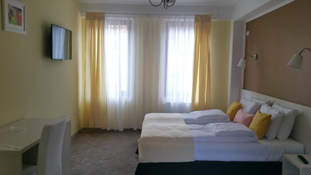 French Boutique Hotel Braşov Eksteriør billede