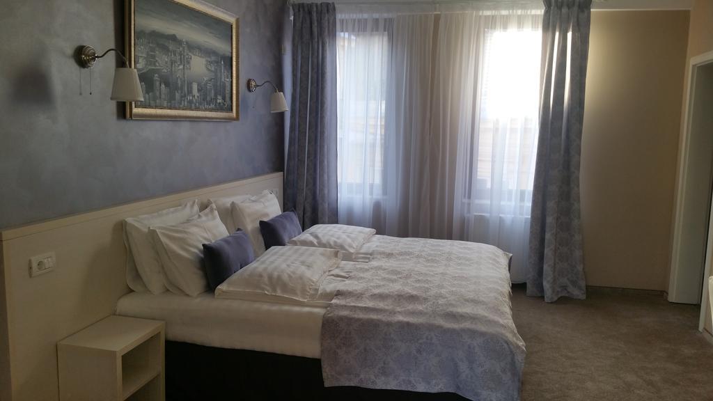 French Boutique Hotel Braşov Eksteriør billede