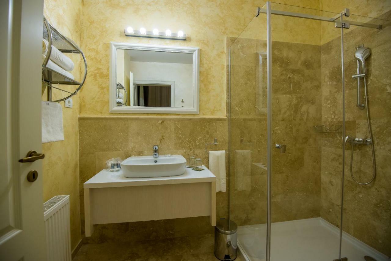 French Boutique Hotel Braşov Eksteriør billede